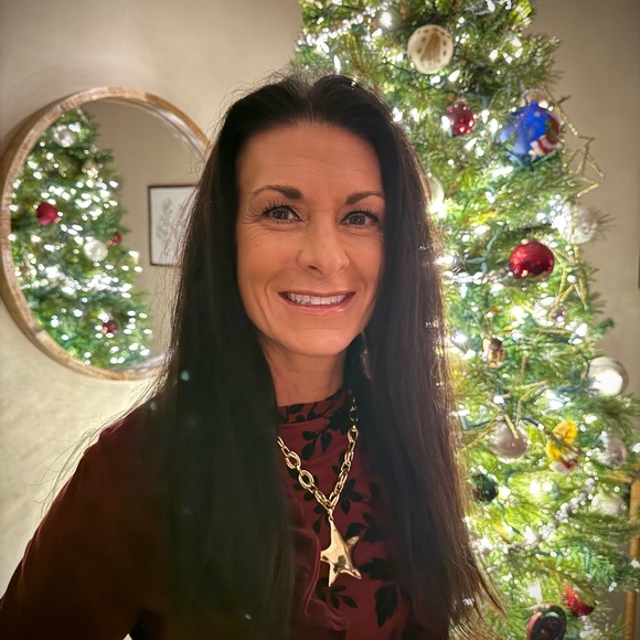 Meet your Posher, Jessica - Picture 2 of 3